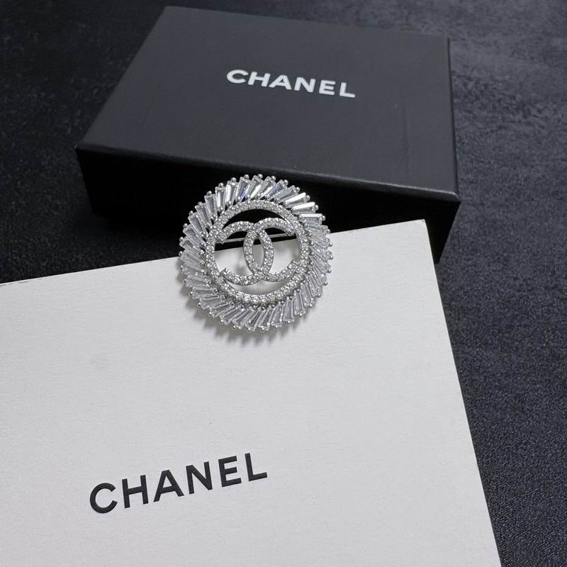 Chanel Brooch 03yxs311 (3)