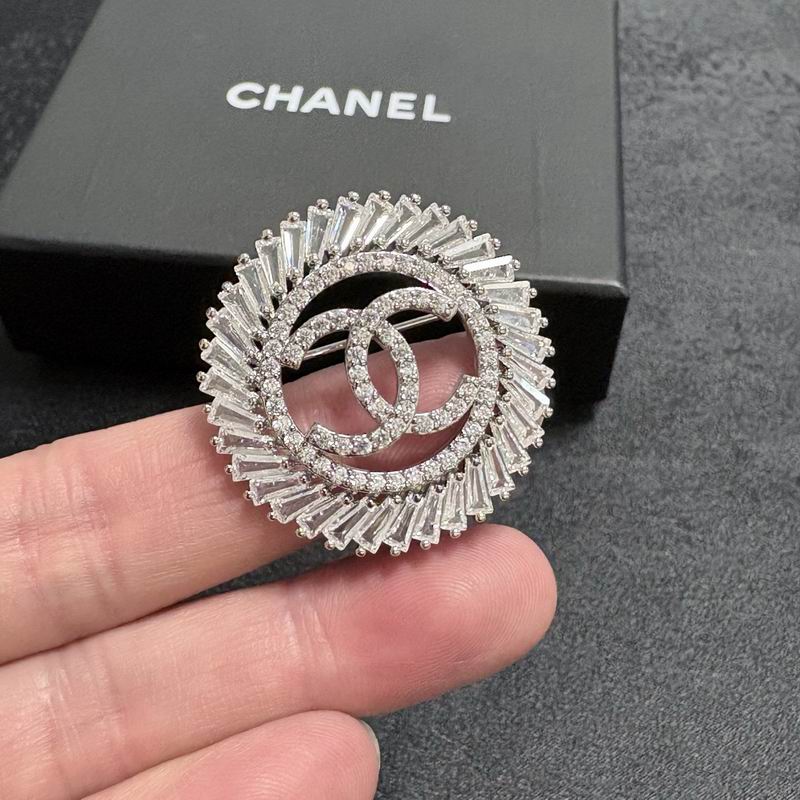 Chanel Brooch 03yxs311 (5)