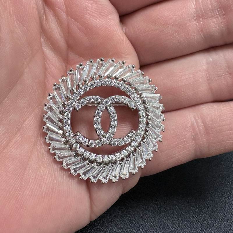 Chanel Brooch 03yxs311 (7)