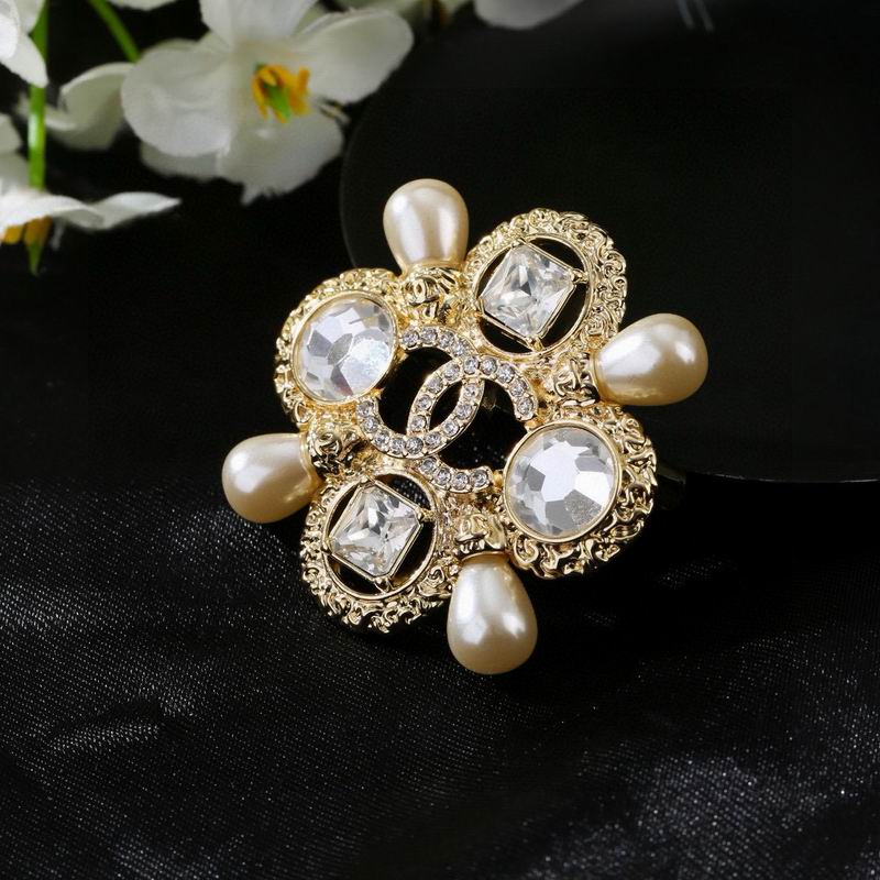Chanel Brooch 03yxs318 (3)