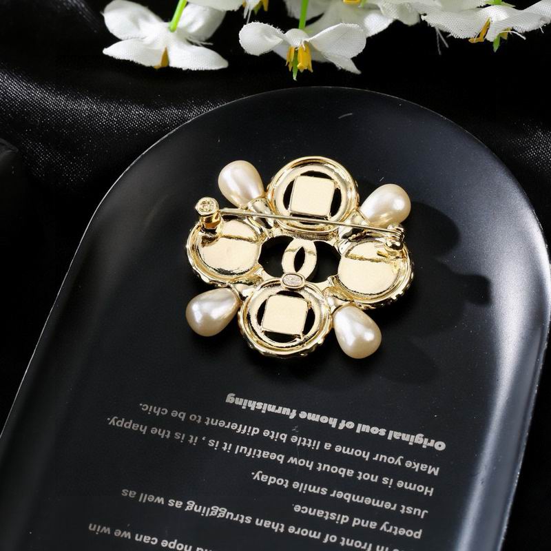 Chanel Brooch 03yxs318 (5)