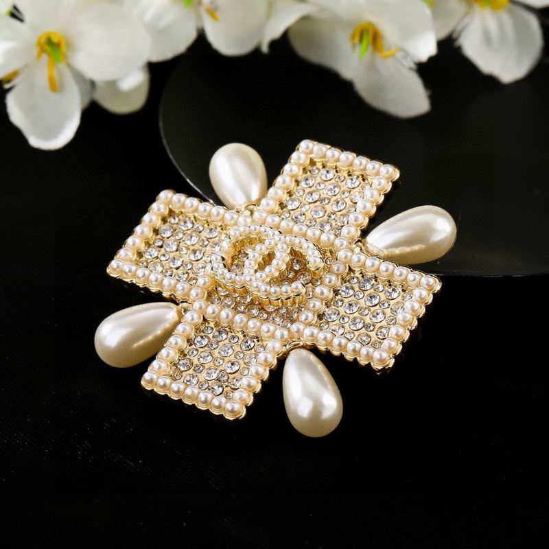 Chanel Brooch 03yxs319 (3)