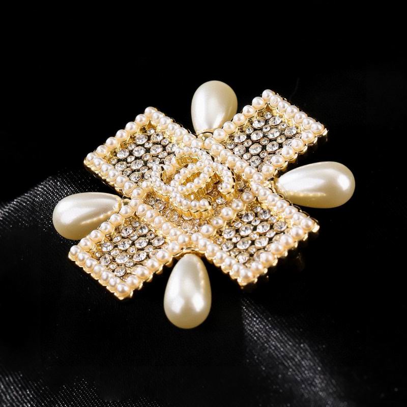 Chanel Brooch 03yxs319 (6)