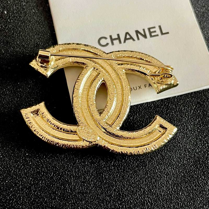Chanel Brooch 03yxs321 (3)