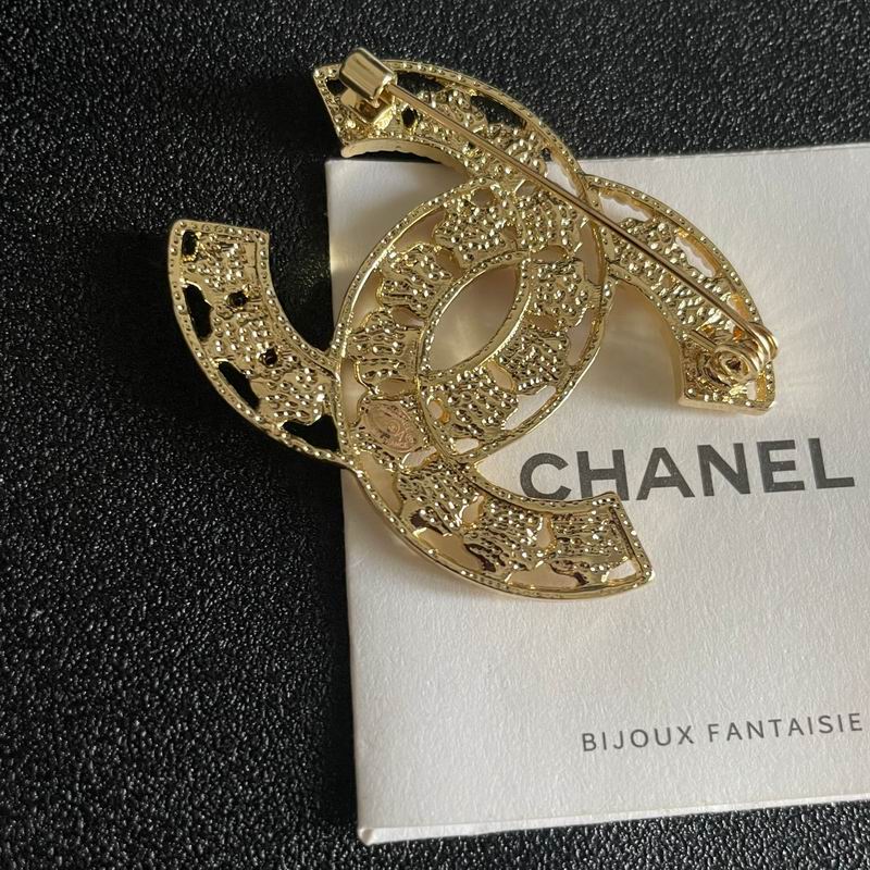 Chanel Brooch 03yxs323 (3)