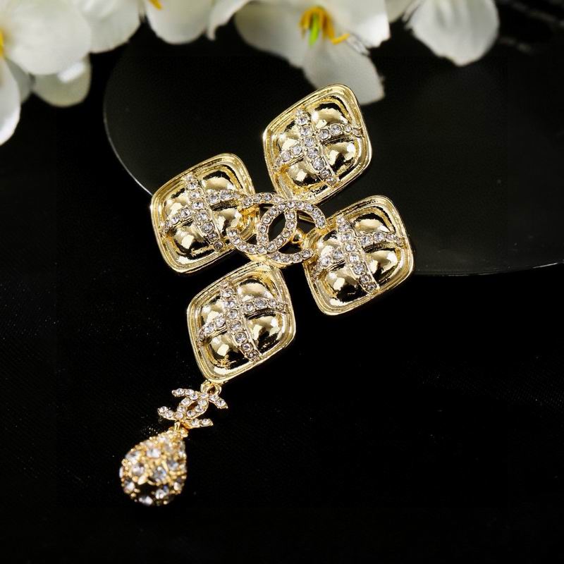 Chanel Brooch 03yxs326 (3)