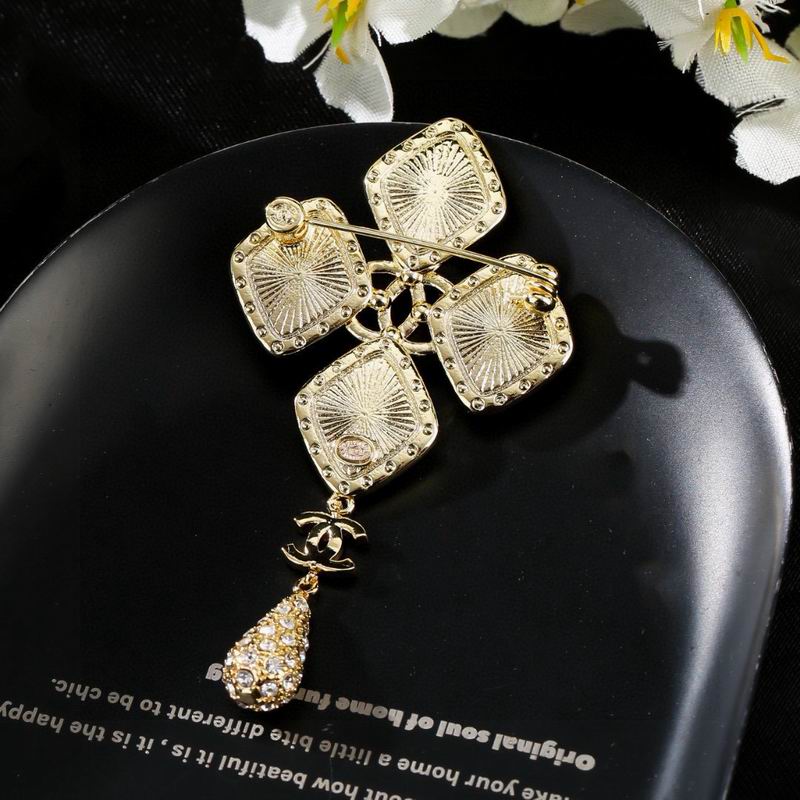 Chanel Brooch 03yxs326 (4)
