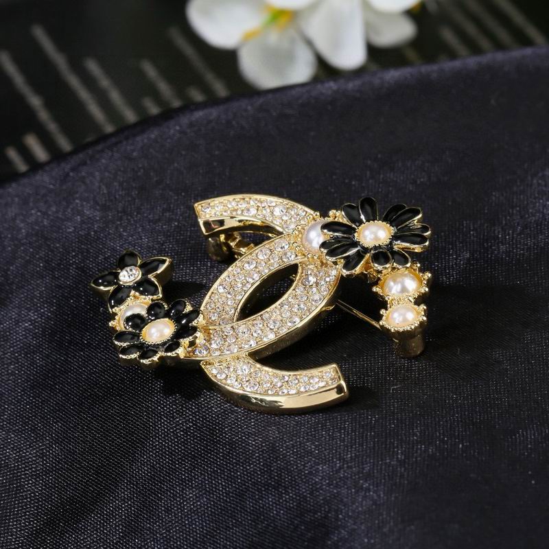 Chanel Brooch 03yxs329 (6)