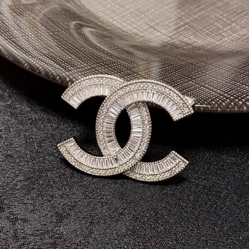 Chanel Brooch 03yxs330 (5)