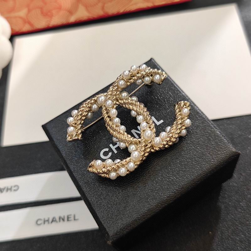 Chanel Brooch 03yxs335 (3)