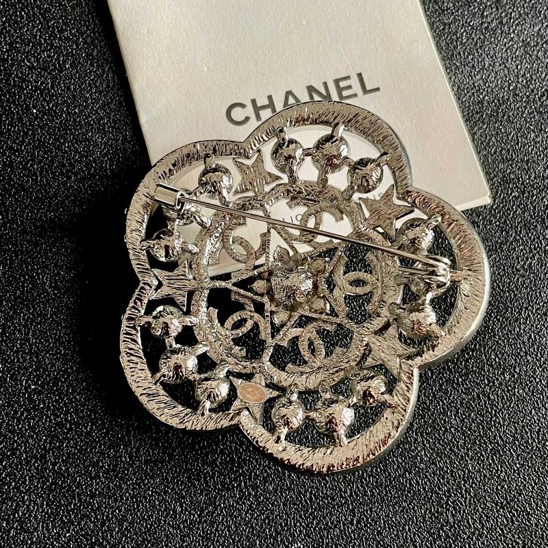 Chanel Brooch 03yxs337 (10)