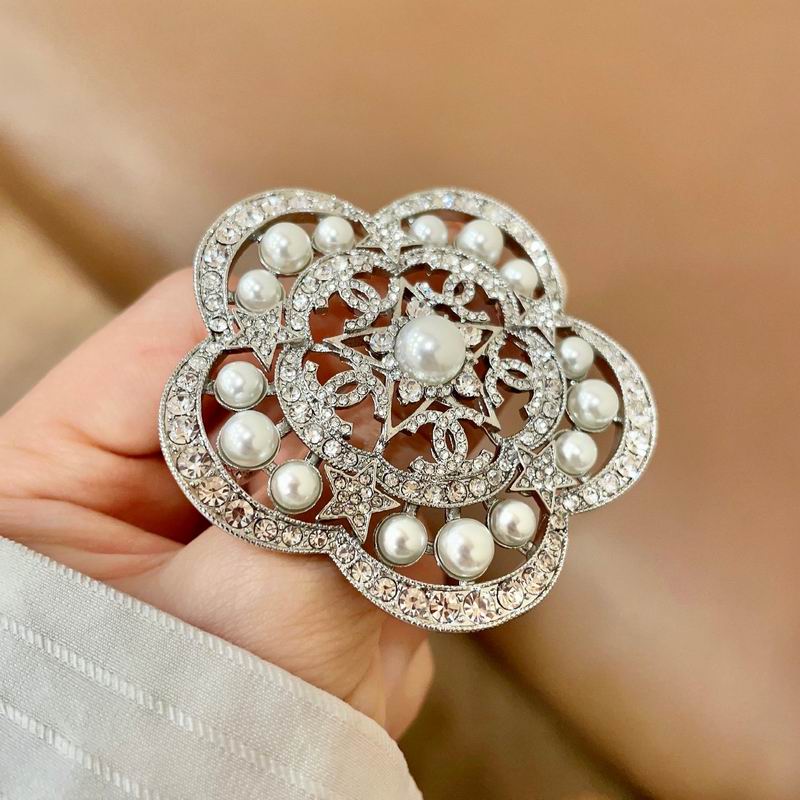Chanel Brooch 03yxs337 (6)