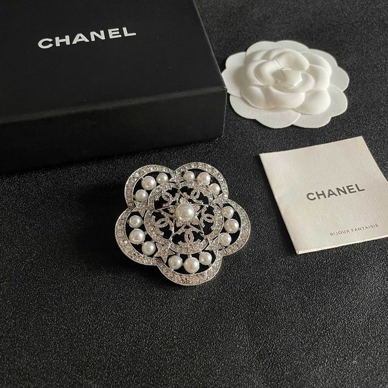 Chanel Brooch 03yxs337 (9)