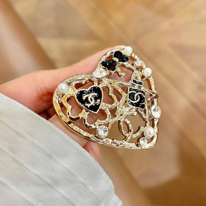 Chanel Brooch 03yxs338 (6)