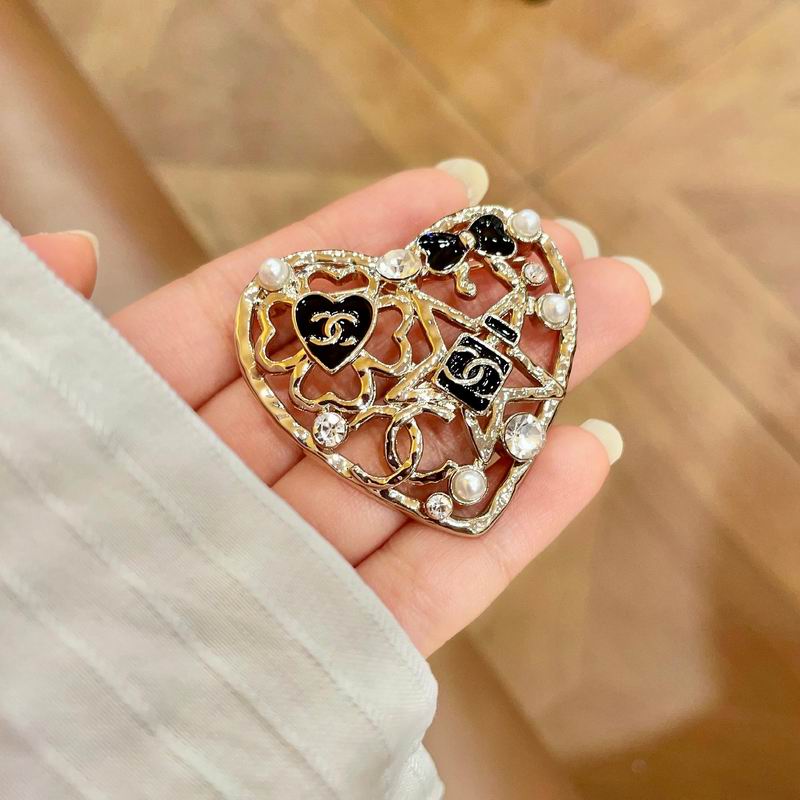 Chanel Brooch 03yxs338 (7)