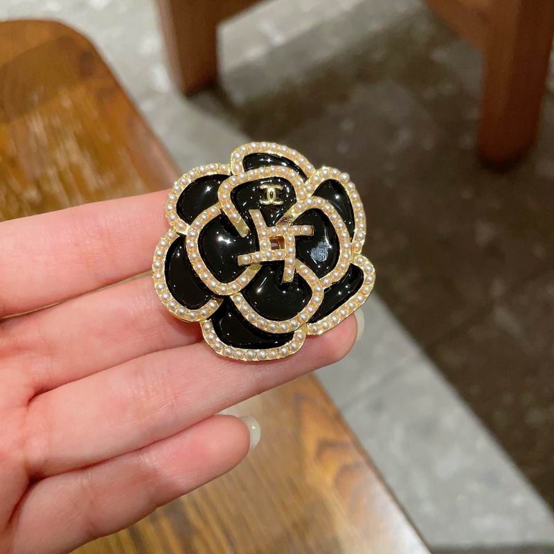 Chanel Brooch 03yxs340 (10)