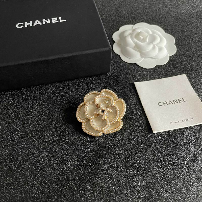 Chanel Brooch 03yxs340 (5)