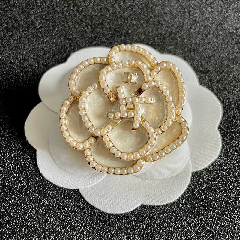 Chanel Brooch 03yxs340 (7)