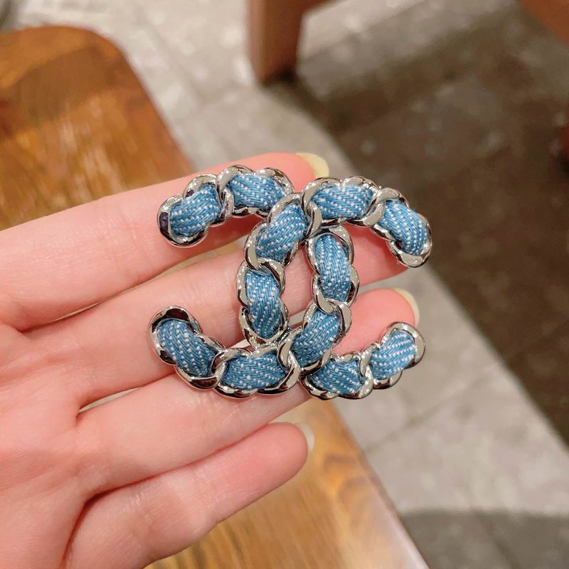 Chanel Brooch 03yxs341 (10)