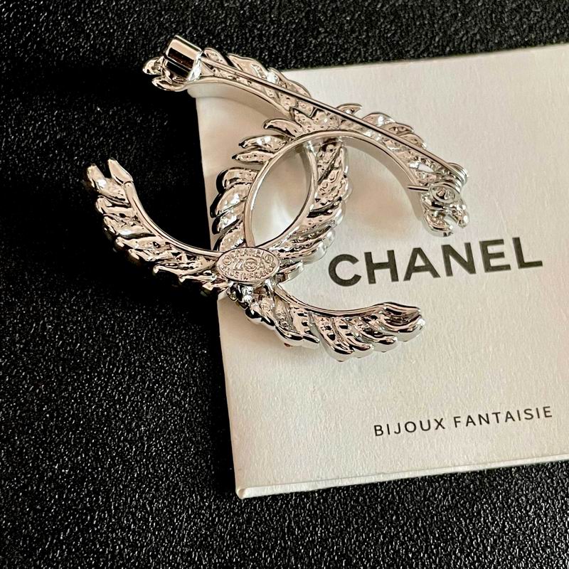 Chanel Brooch 03yxs342 (3)
