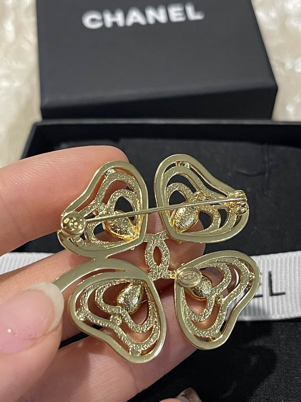 Chanel Brooch 03yxs343 (6)