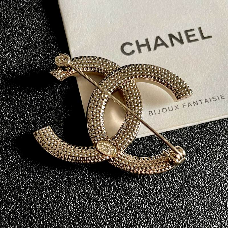 Chanel Brooch 03yxs355 (3)