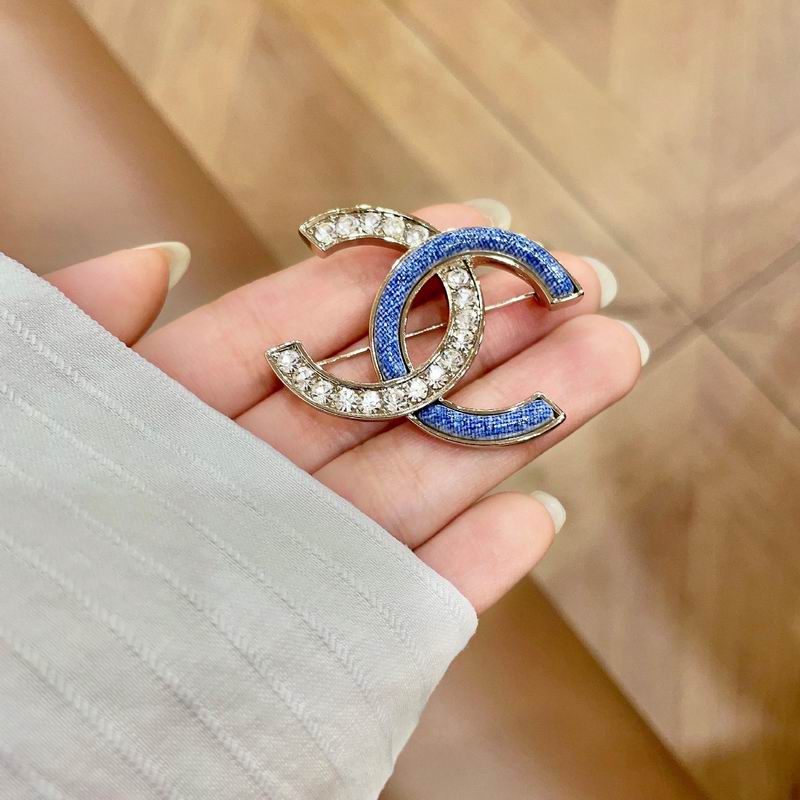 Chanel Brooch 03yxs355 (7)