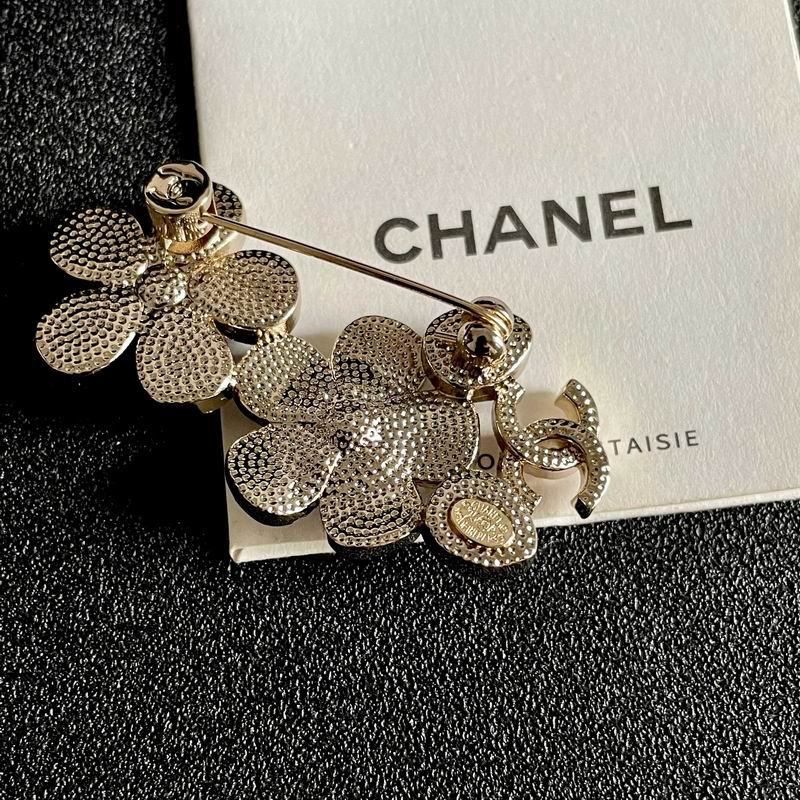 Chanel Brooch 03yxs356 (3)
