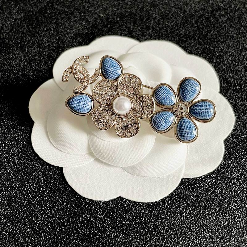 Chanel Brooch 03yxs356 (4)