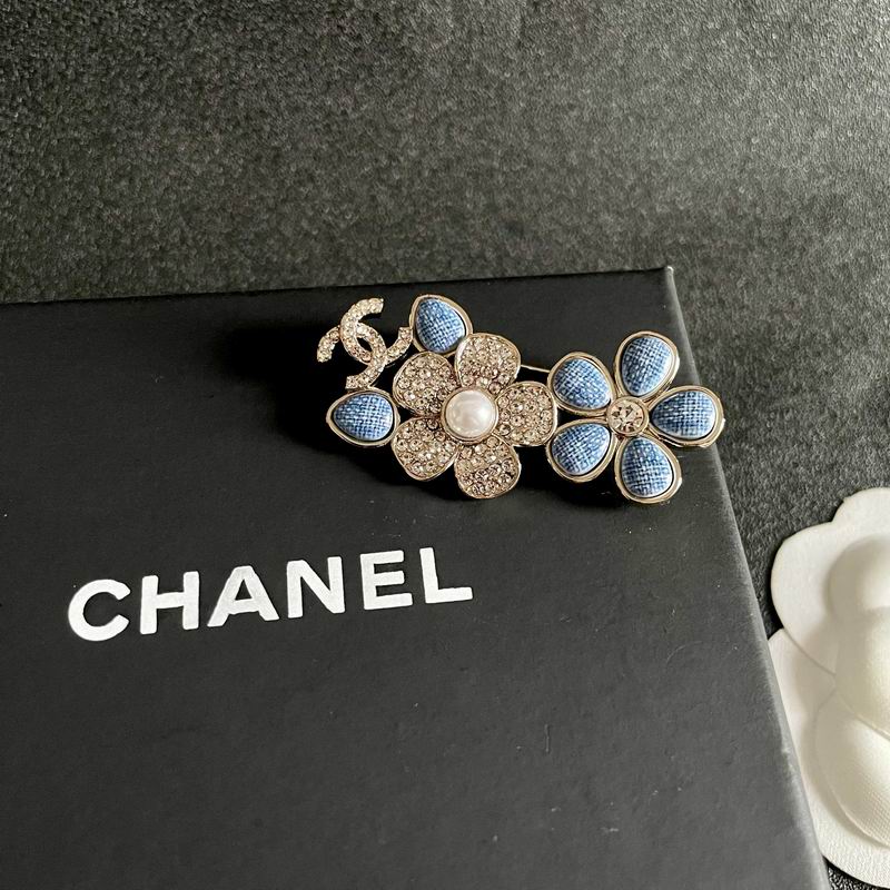 Chanel Brooch 03yxs356 (5)