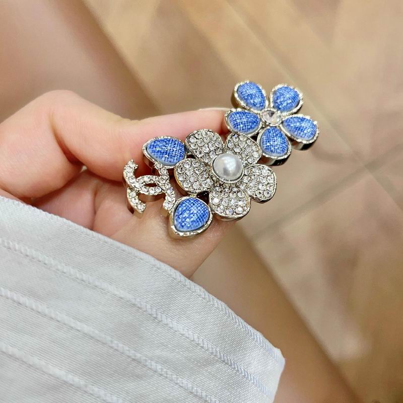 Chanel Brooch 03yxs356 (7)