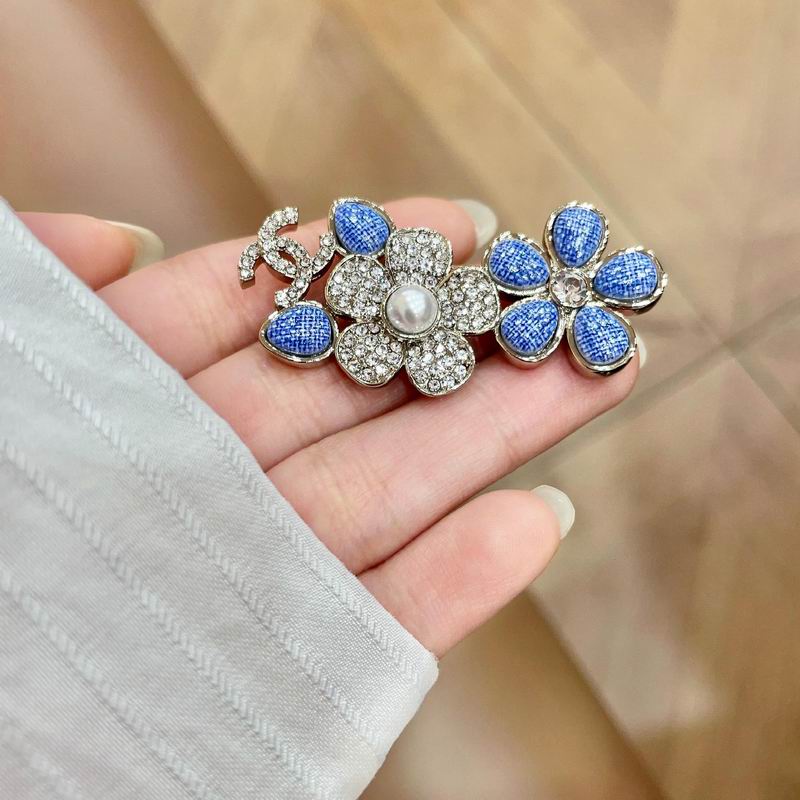 Chanel Brooch 03yxs356 (8)