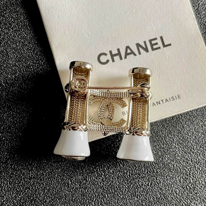 Chanel Brooch 03yxs357 (3)