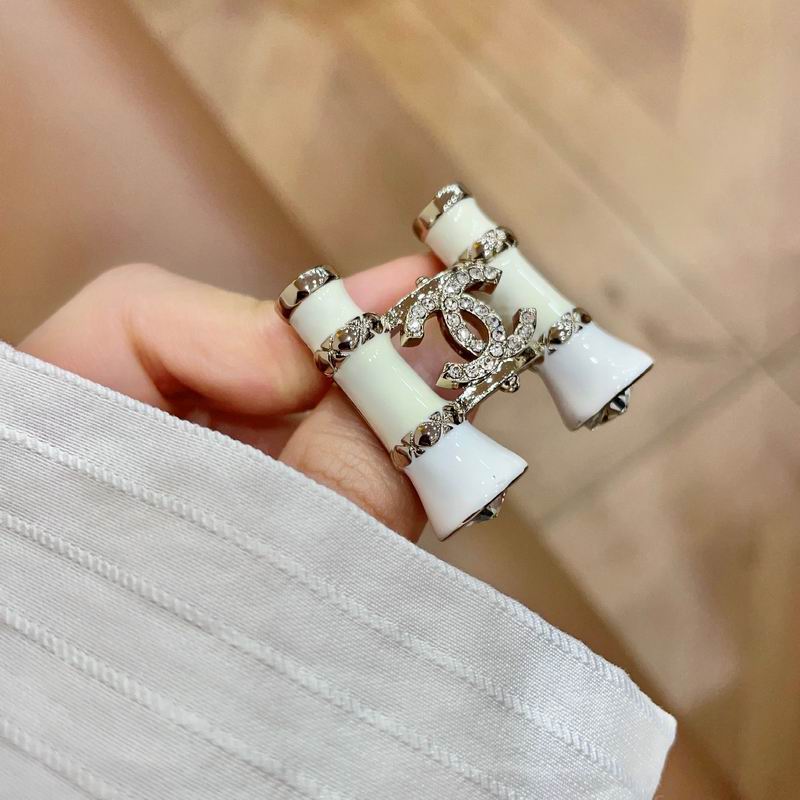 Chanel Brooch 03yxs357 (6)