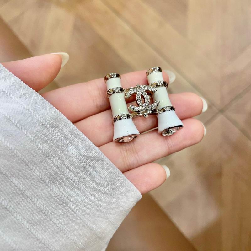 Chanel Brooch 03yxs357 (7)