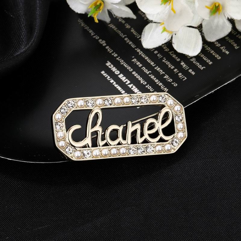 Chanel Brooch 03yxs359 (7)