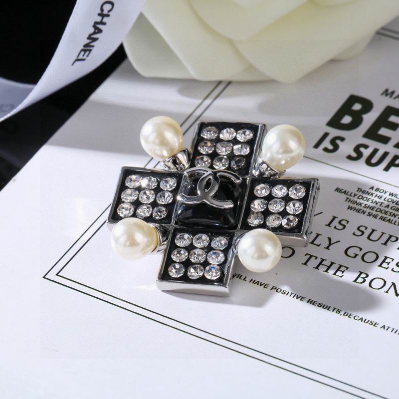 Chanel Brooch 03yxs361 (2)