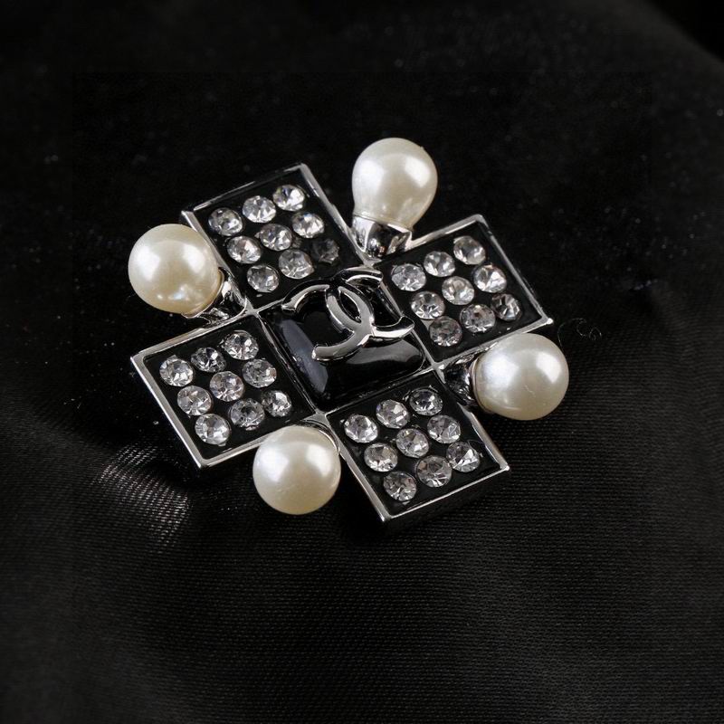 Chanel Brooch 03yxs361 (6)
