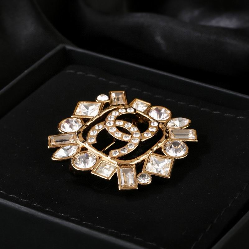 Chanel Brooch 03yxs89 (5)
