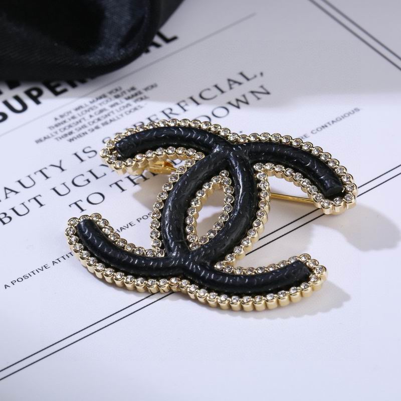 Chanel Brooch 03yxs90 (2)
