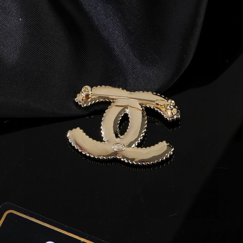 Chanel Brooch 03yxs90 (7)