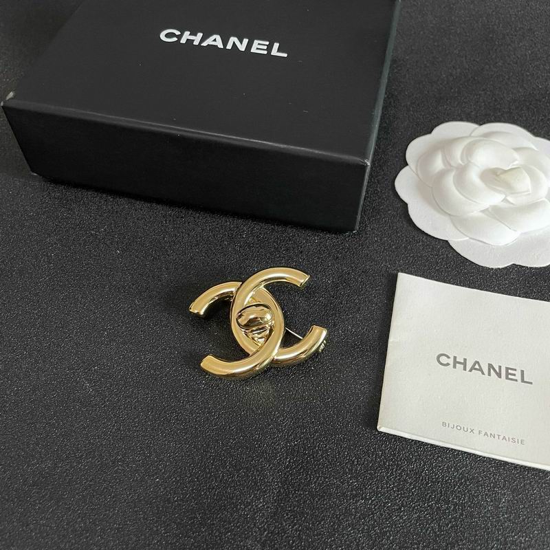 Chanel Brooch 04yxs02 (1)