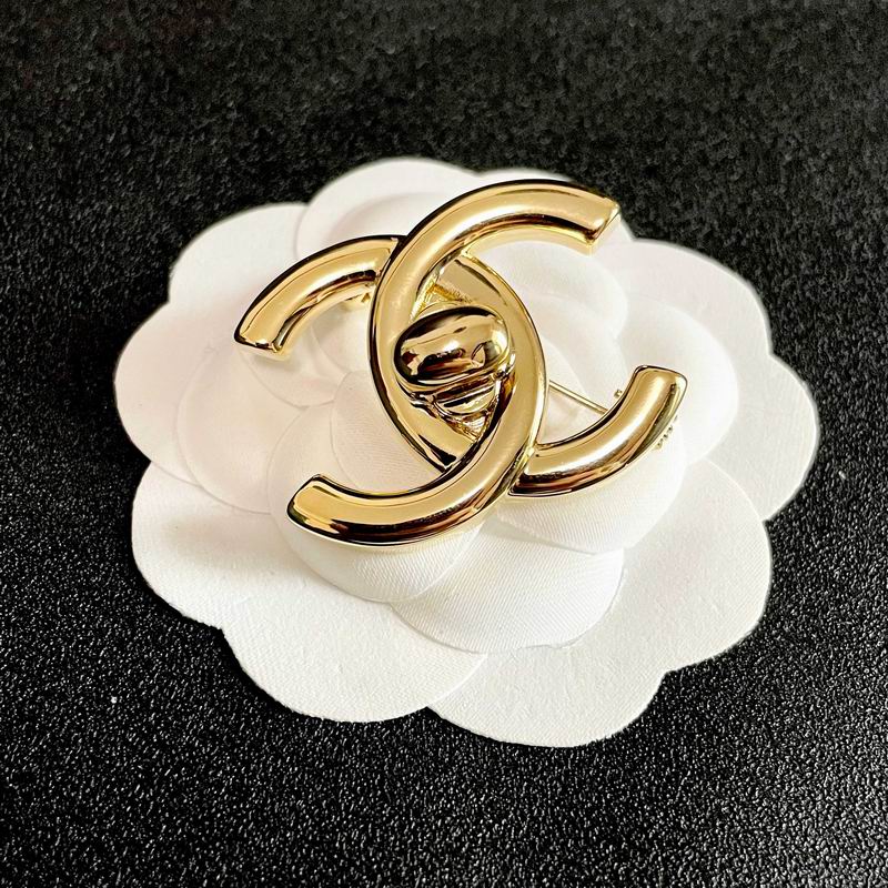 Chanel Brooch 04yxs02 (4)