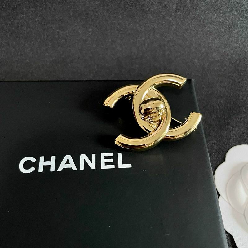 Chanel Brooch 04yxs02 (5)