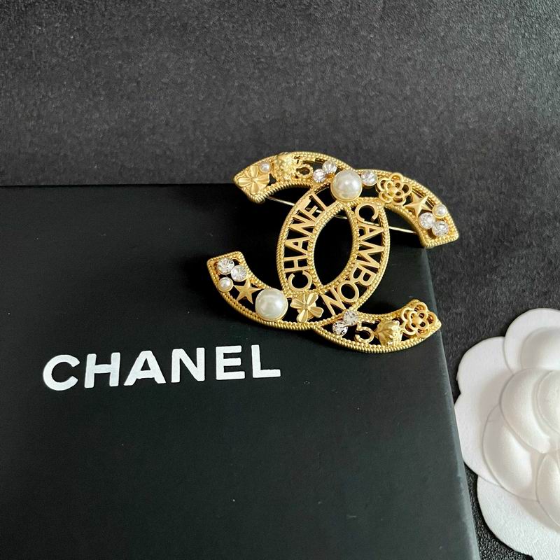 Chanel Brooch 04yxs03 (5)