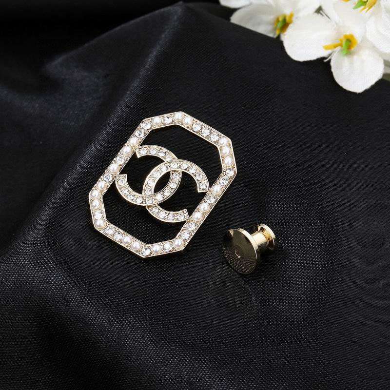 Chanel Brooch 04yxs06 (2)