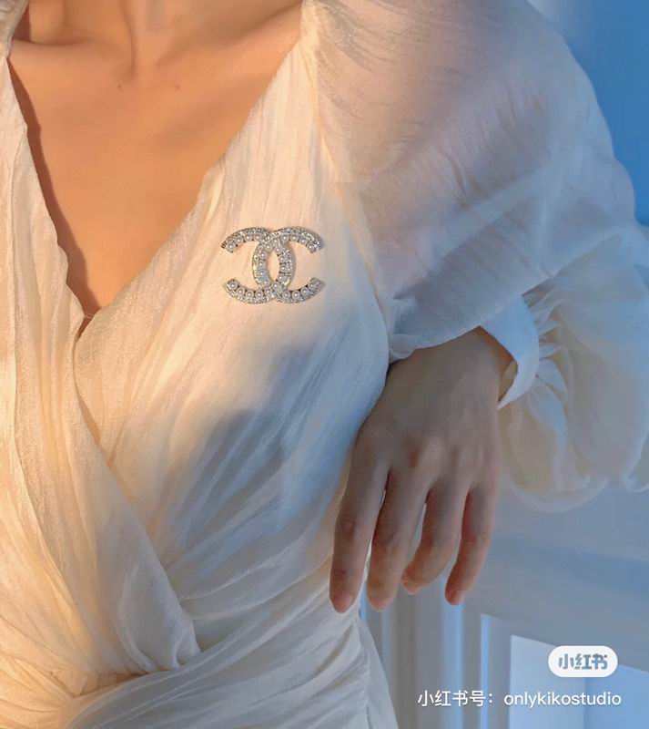 Chanel Brooch 04yxs09 (3)