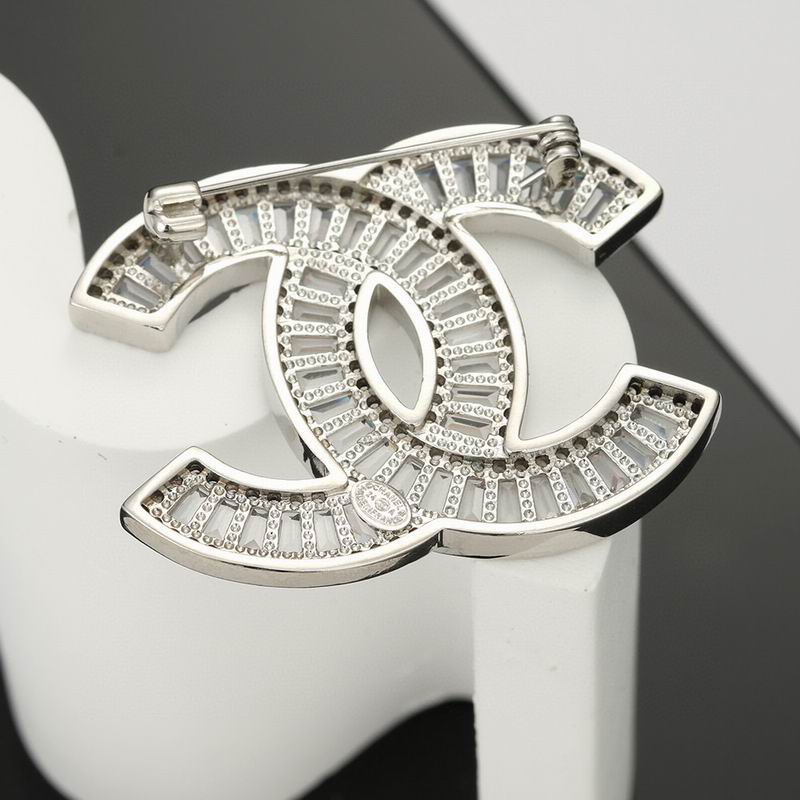 Chanel Brooch 04yxs10 (3)