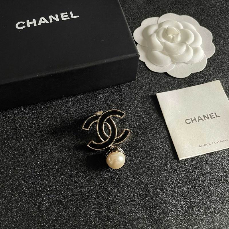 Chanel Brooch 04yxs363 (12)