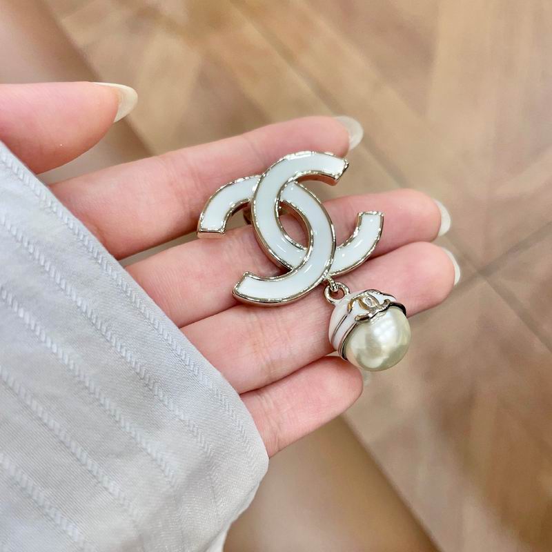Chanel Brooch 04yxs363 (3)